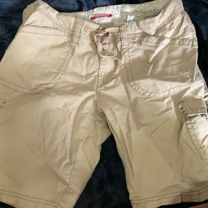 Lightweight cargo shorts